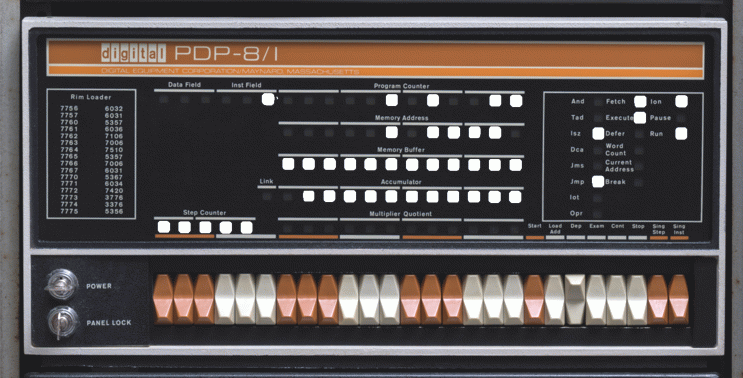 PDP-8_I_Bedienfeld.gif